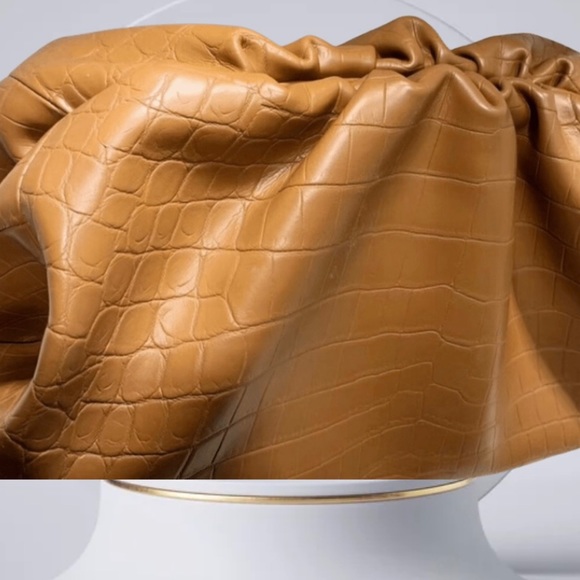 GOT MY ATTENTION CLOUD POUCH - Picture 5 of 6